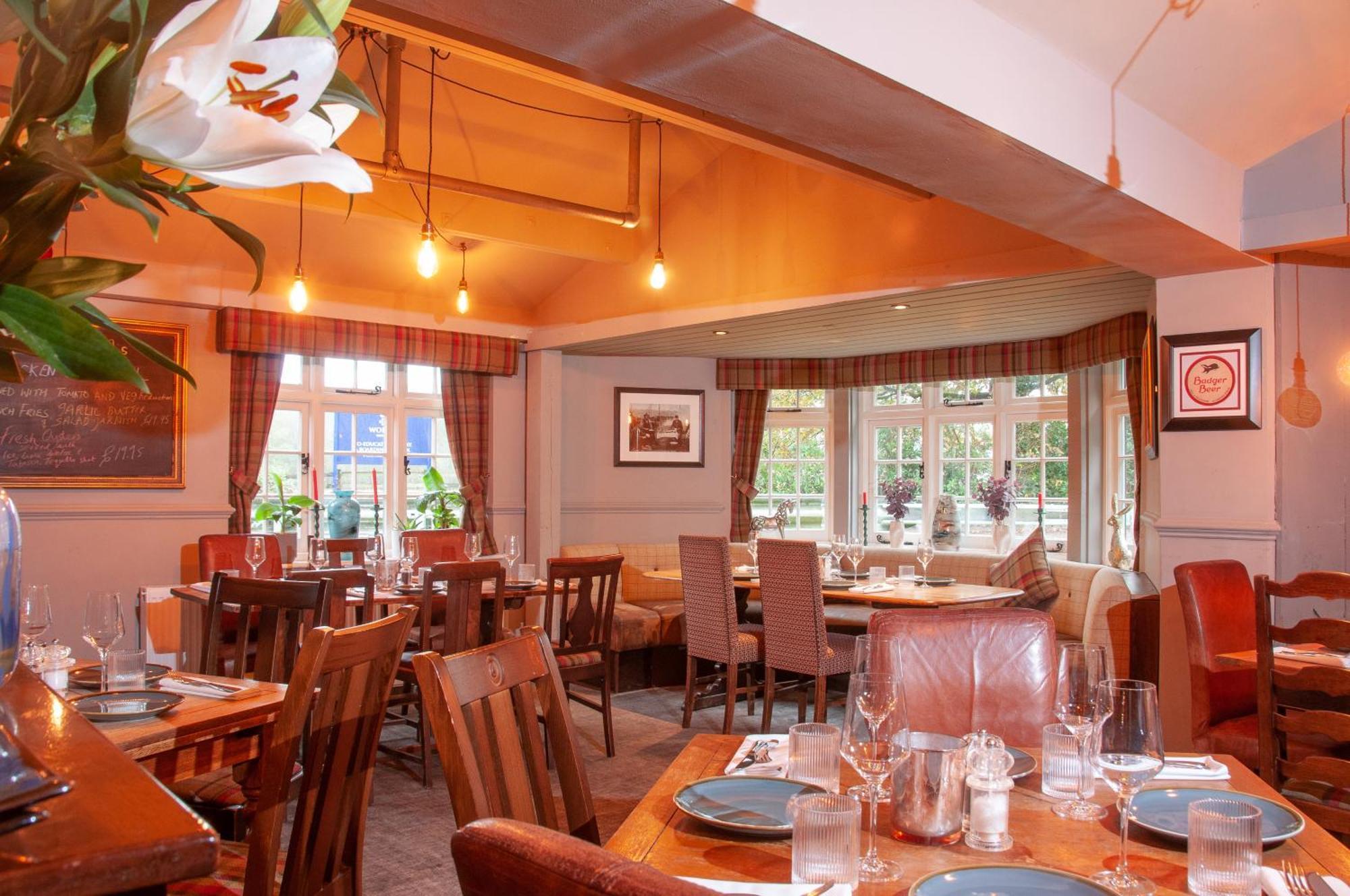 The Cowdray Arms Acomodação com café da manhã Worth  Exterior foto